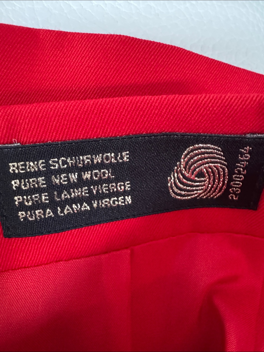 Escada Margaretha Ley red skert size 8 like new - Picture 5 of 7